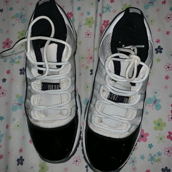 Jordan Shoes - Air Jordan 11 retro low concord